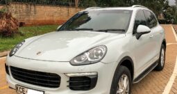 Porsche Cayenne Diesel AWD 2016 White